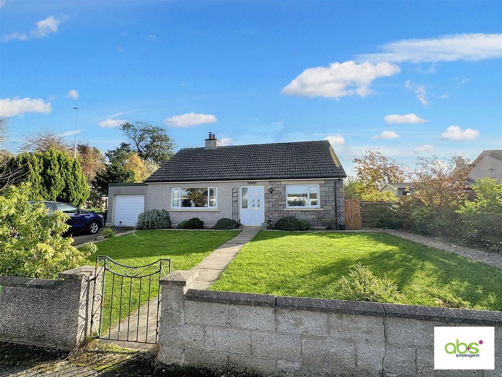 2 bed detached bungalow for saleRose Villa 24 Spey Street, Fochabers IV32