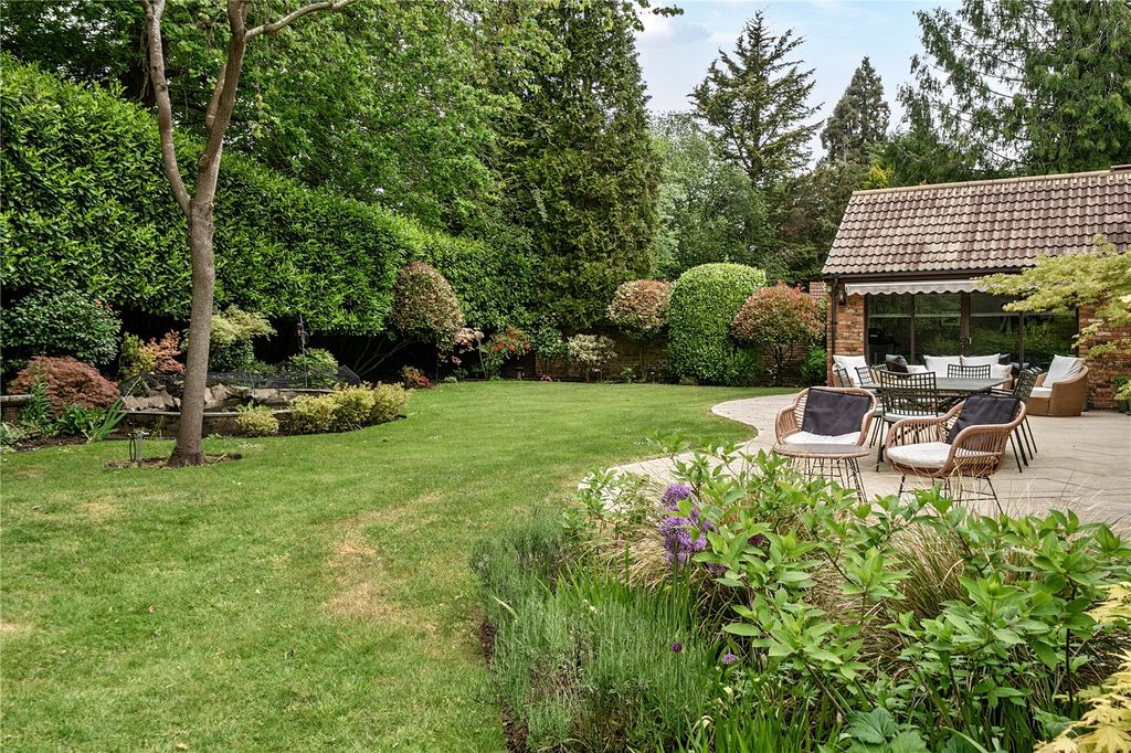 Additional image 3 of 4 bed detached house for saleLittleworth Lane, Esher KT10