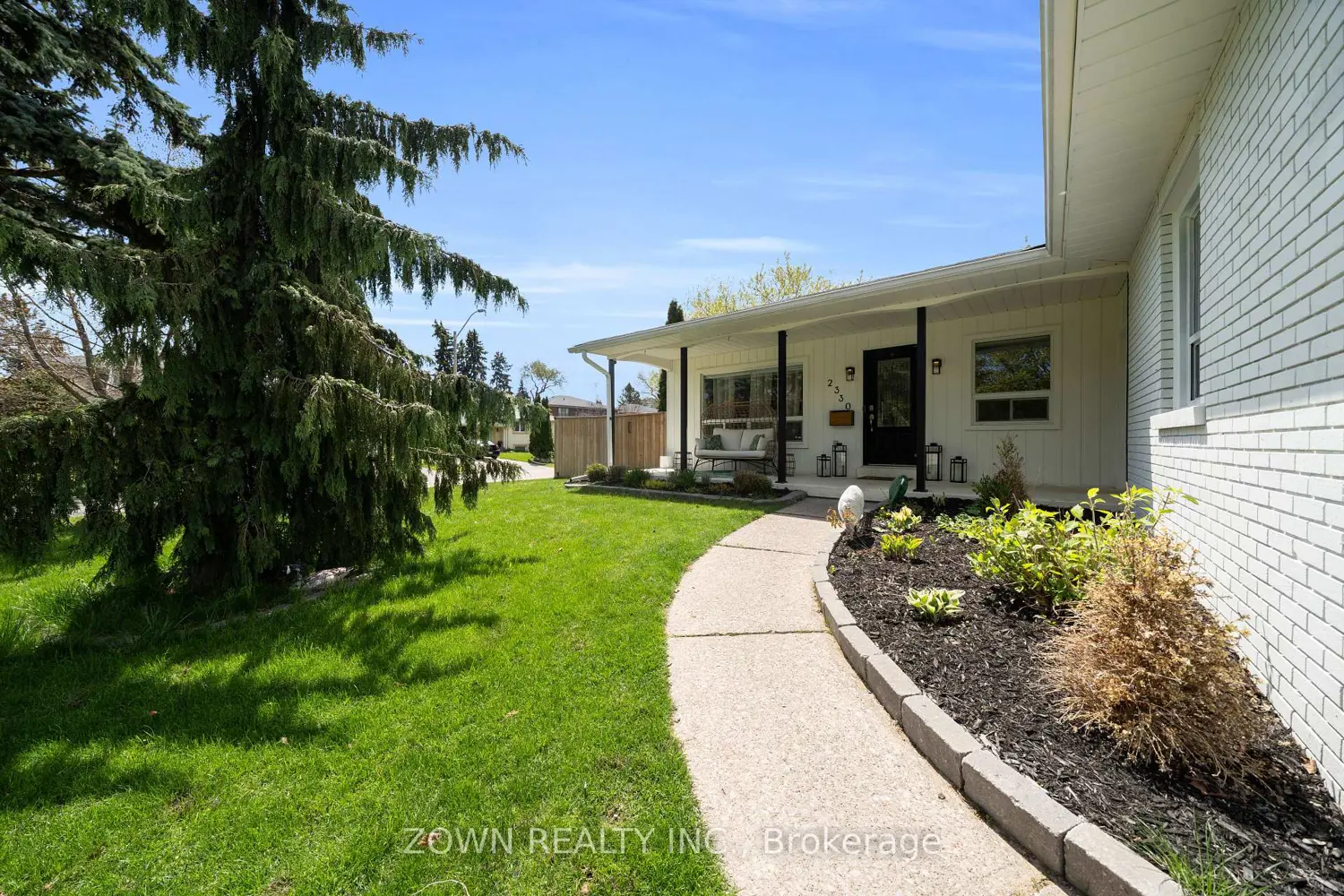 2330 Edenhurst Drive photo 4