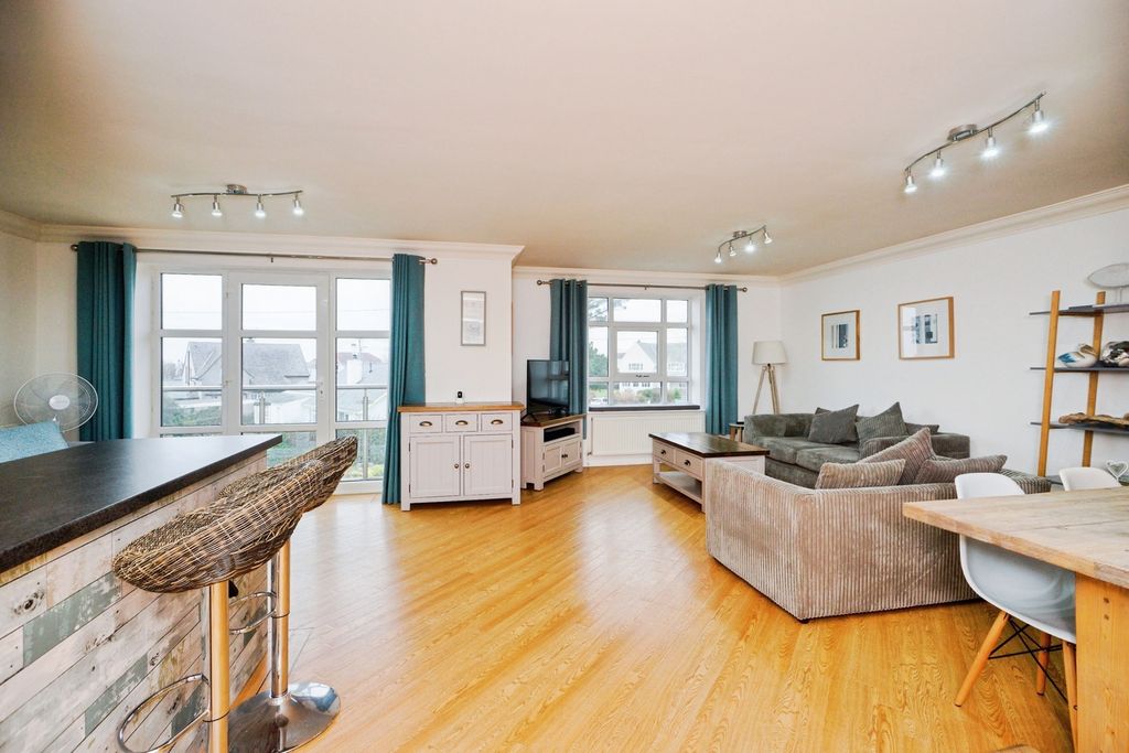 3 bed flat for saleLon Golff, Morfa Nefyn, Pwllheli, Gwynedd LL53 photo 3