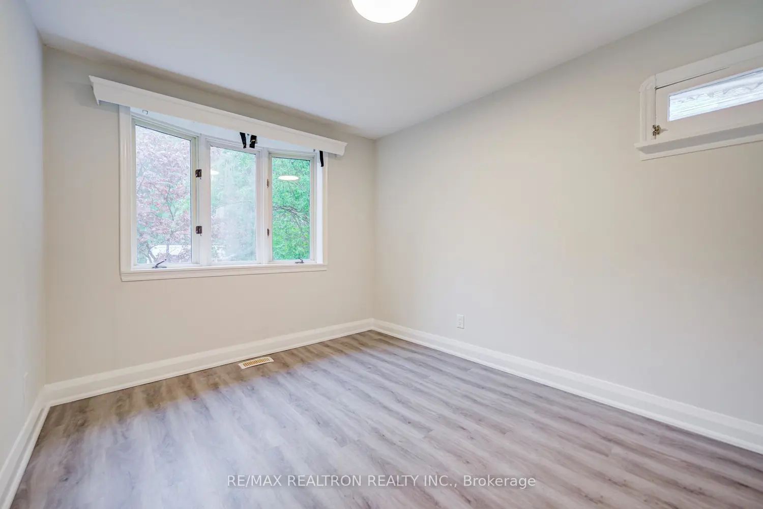 95 Roseview Avenue photo 5