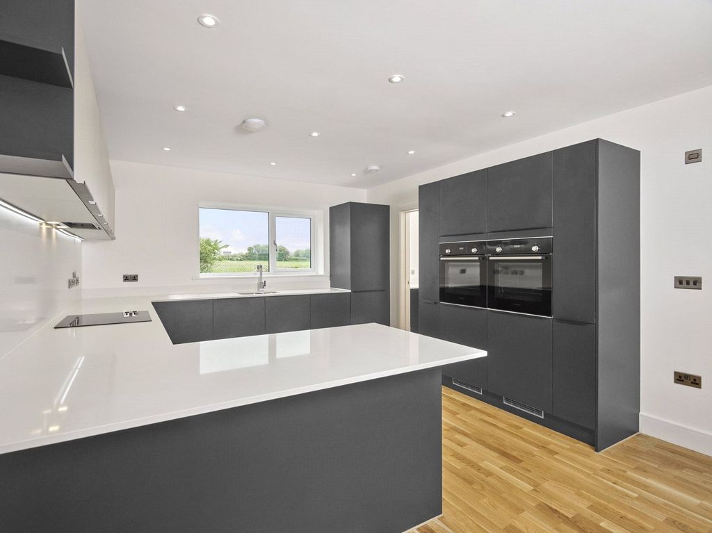 Additional image 4 of 4 bed detached house for sale4 Fleet Road, Felixstowe, Suffolk IP11