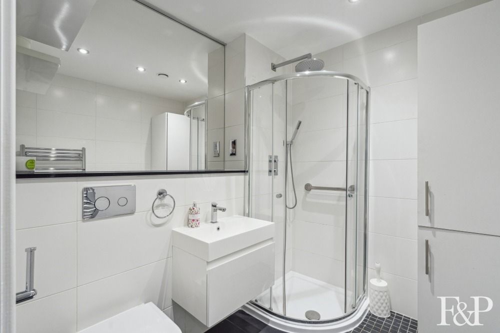 Additional image 11 of 2 bed flat for saleStation Road, Gerrards Cross SL9
