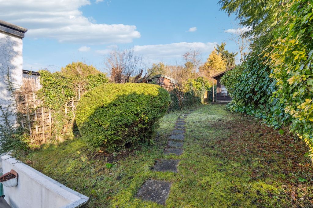 Additional image 18 of 3 bed flat for saleAmersham Road, Gerrards Cross SL9