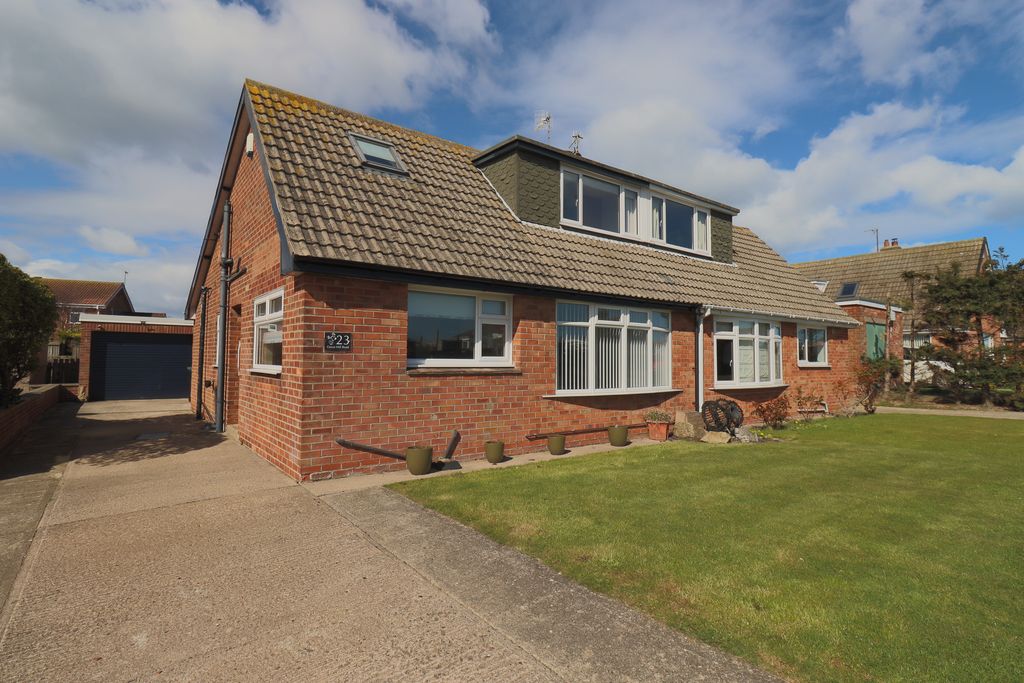 3 bed semi-detached bungalow for saleGrovehill Road, Filey YO14