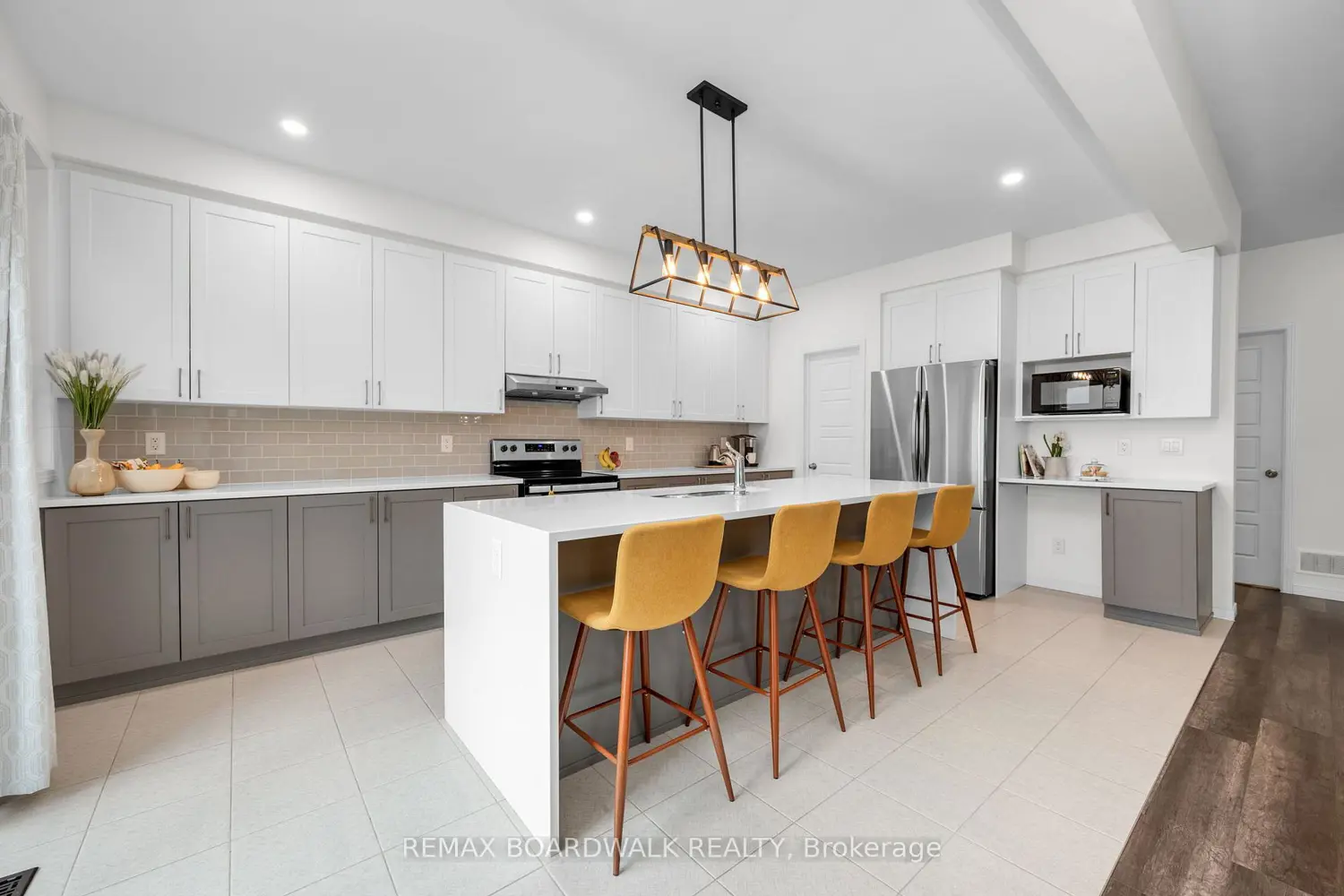 302 Haliburton Heights photo 5