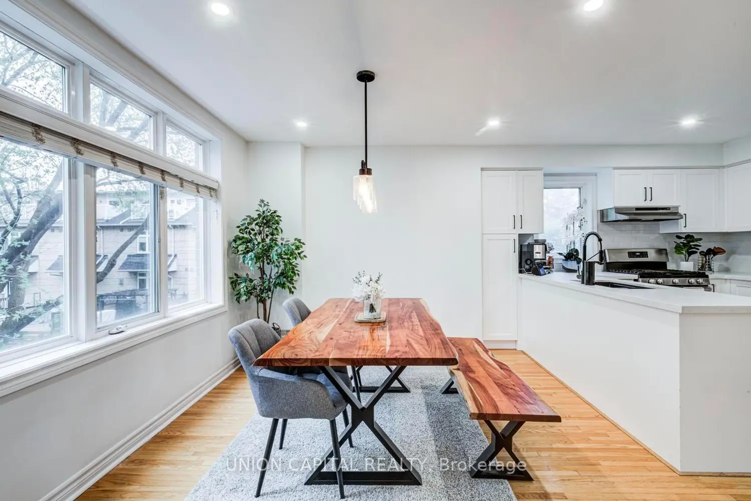 Additional image 12 of 1 Bastedo Avenue 8