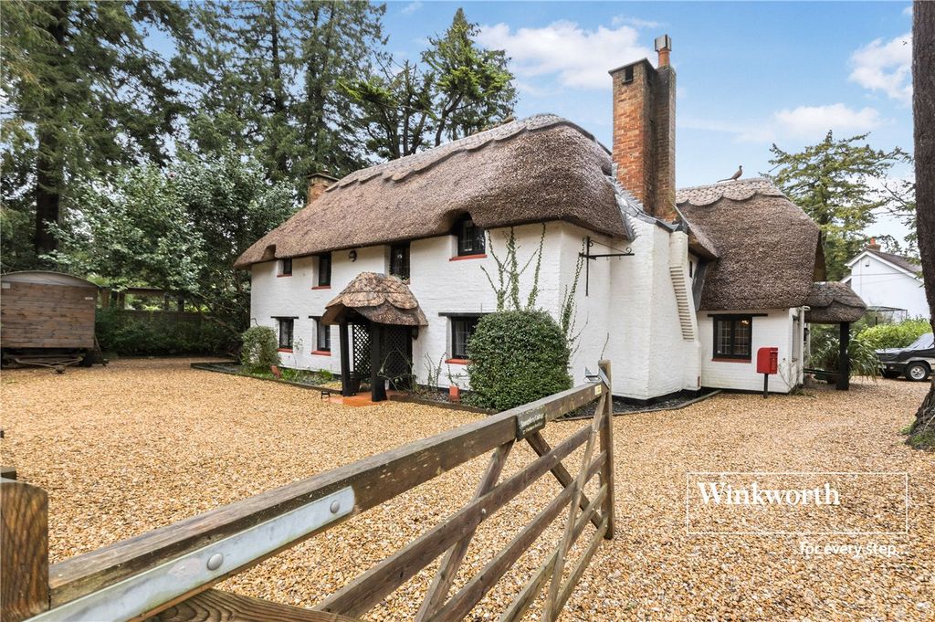 6 bed detached house for saleWimborne Road East, Ferndown, Dorset BH22