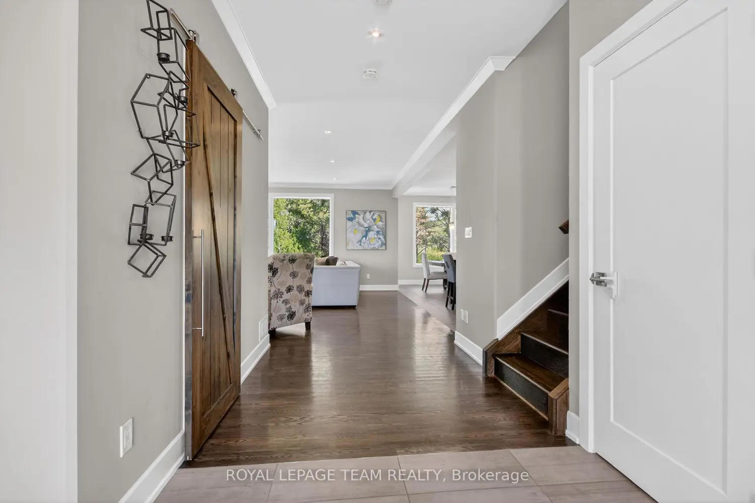 125 Ridgemont Drive photo 3