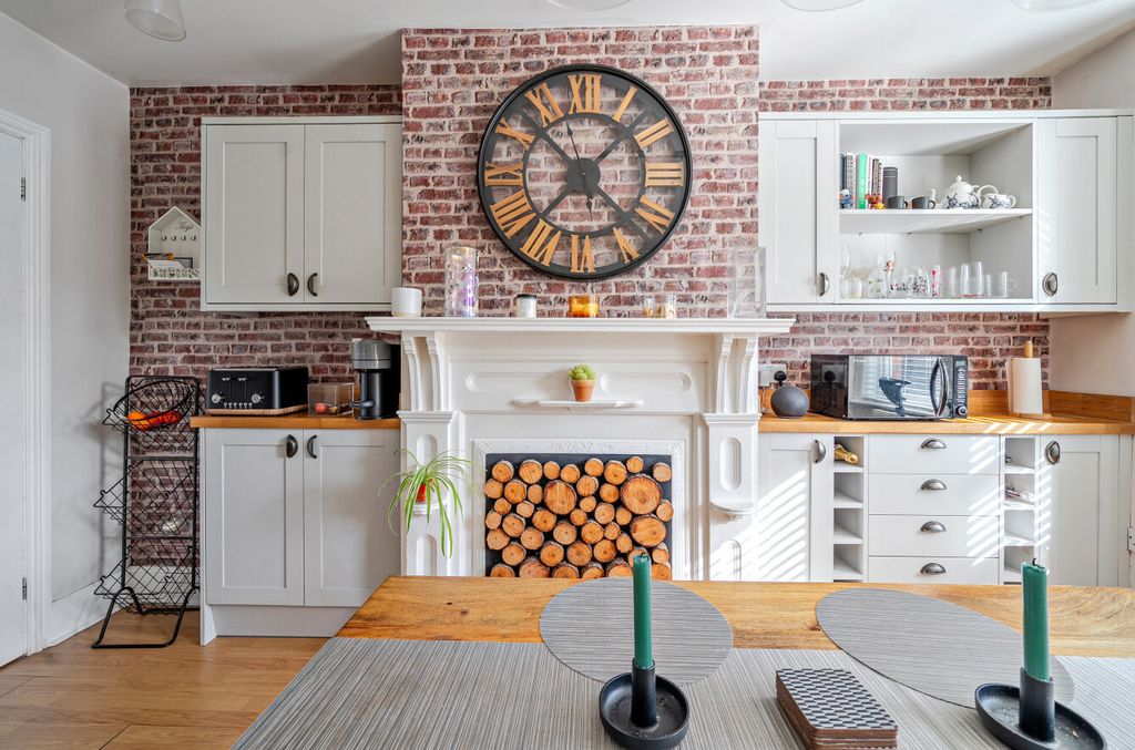 Additional image 15 of 2 bed maisonette for saleFleet Road, Fleet, Hampshire GU51