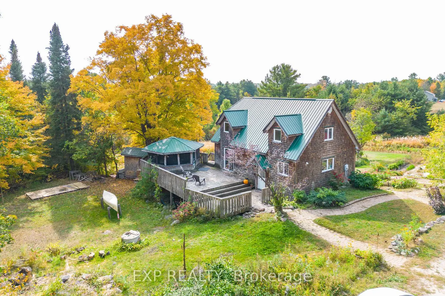 1197 Lower Spruce Hedge Road