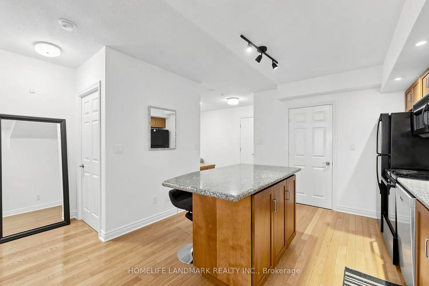 Additional image 6 of 270 Wellington Street 1124