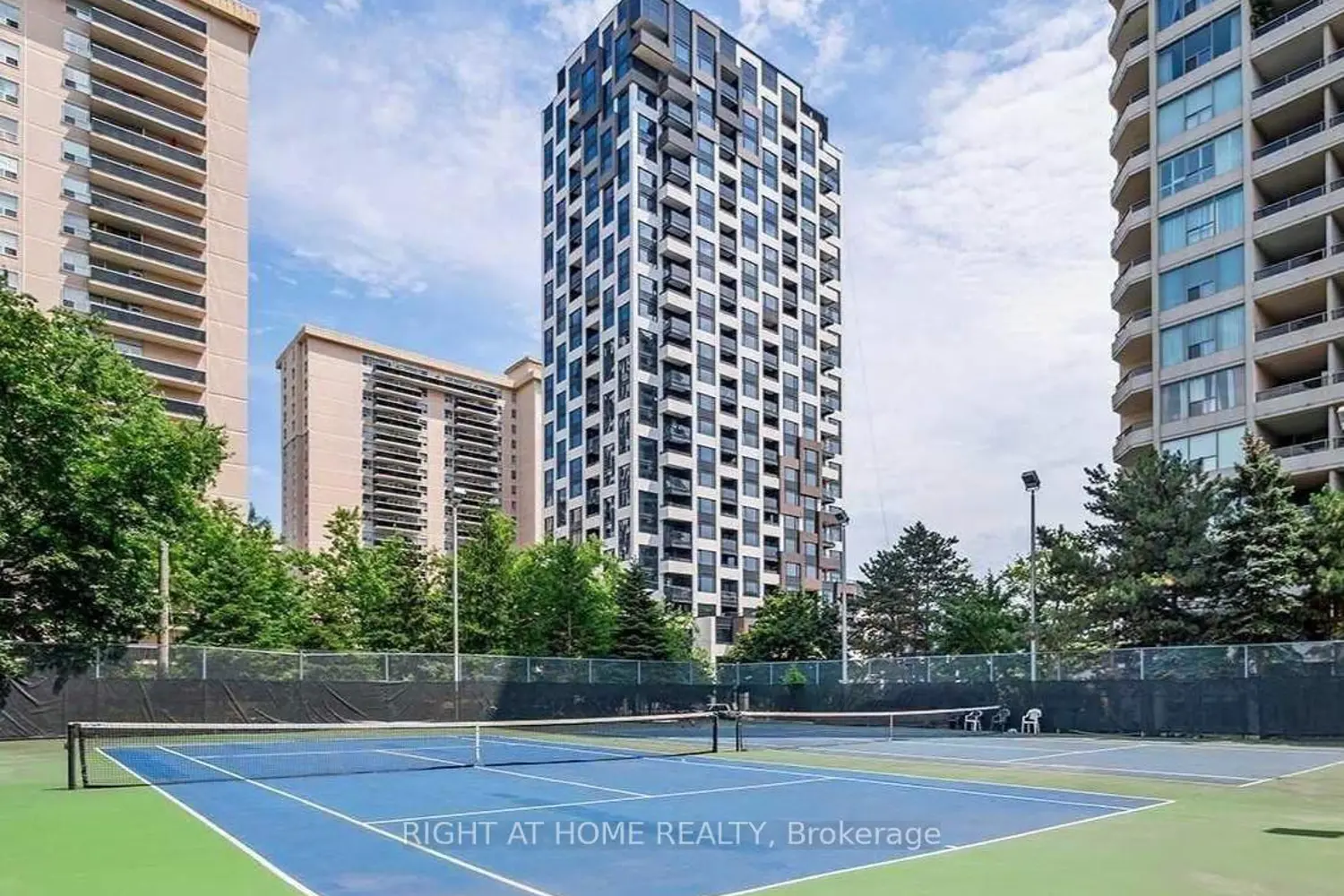 Additional image 18 of 80 Quebec Avenue 607