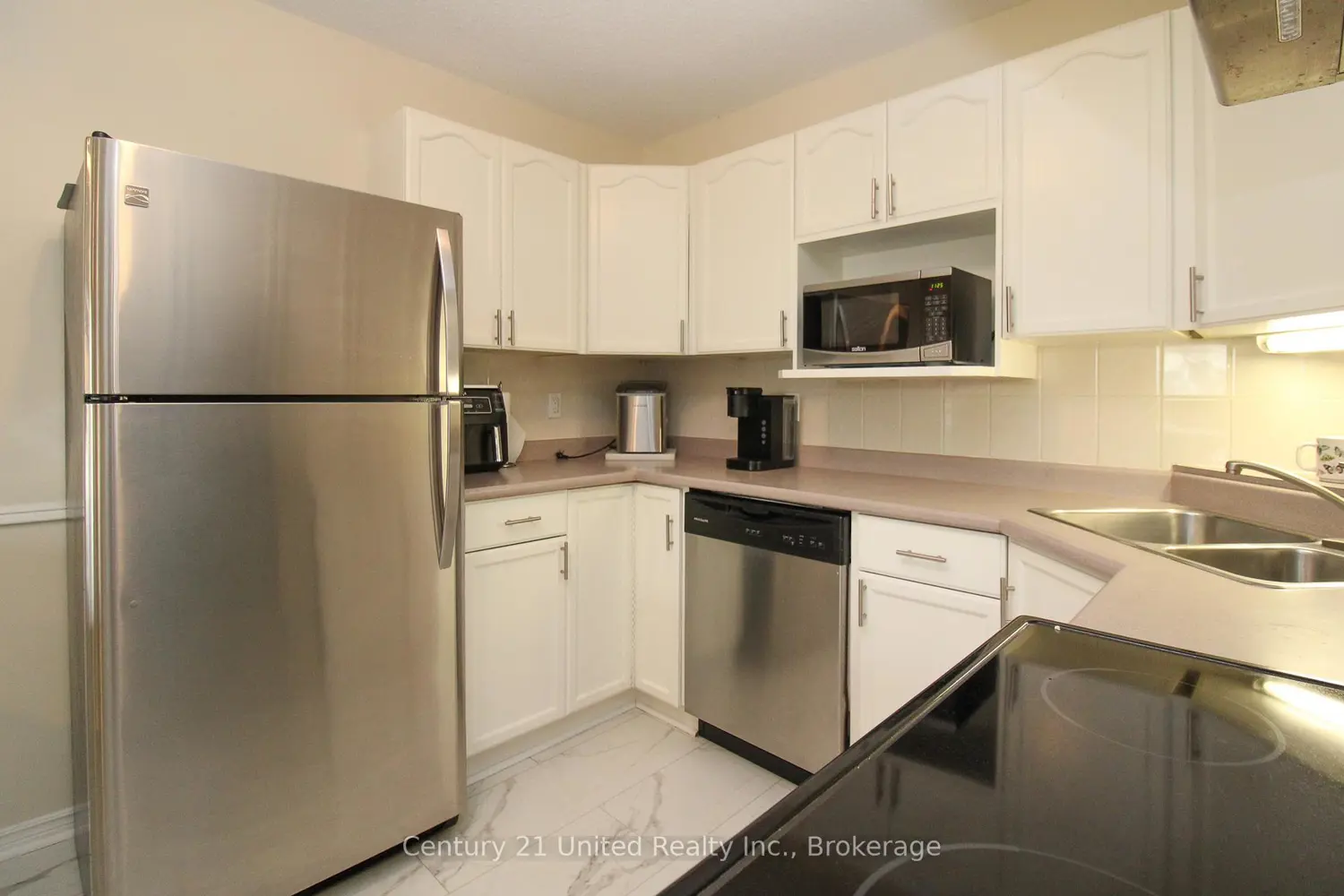 1110 Clonsilla Avenue 204 photo 3