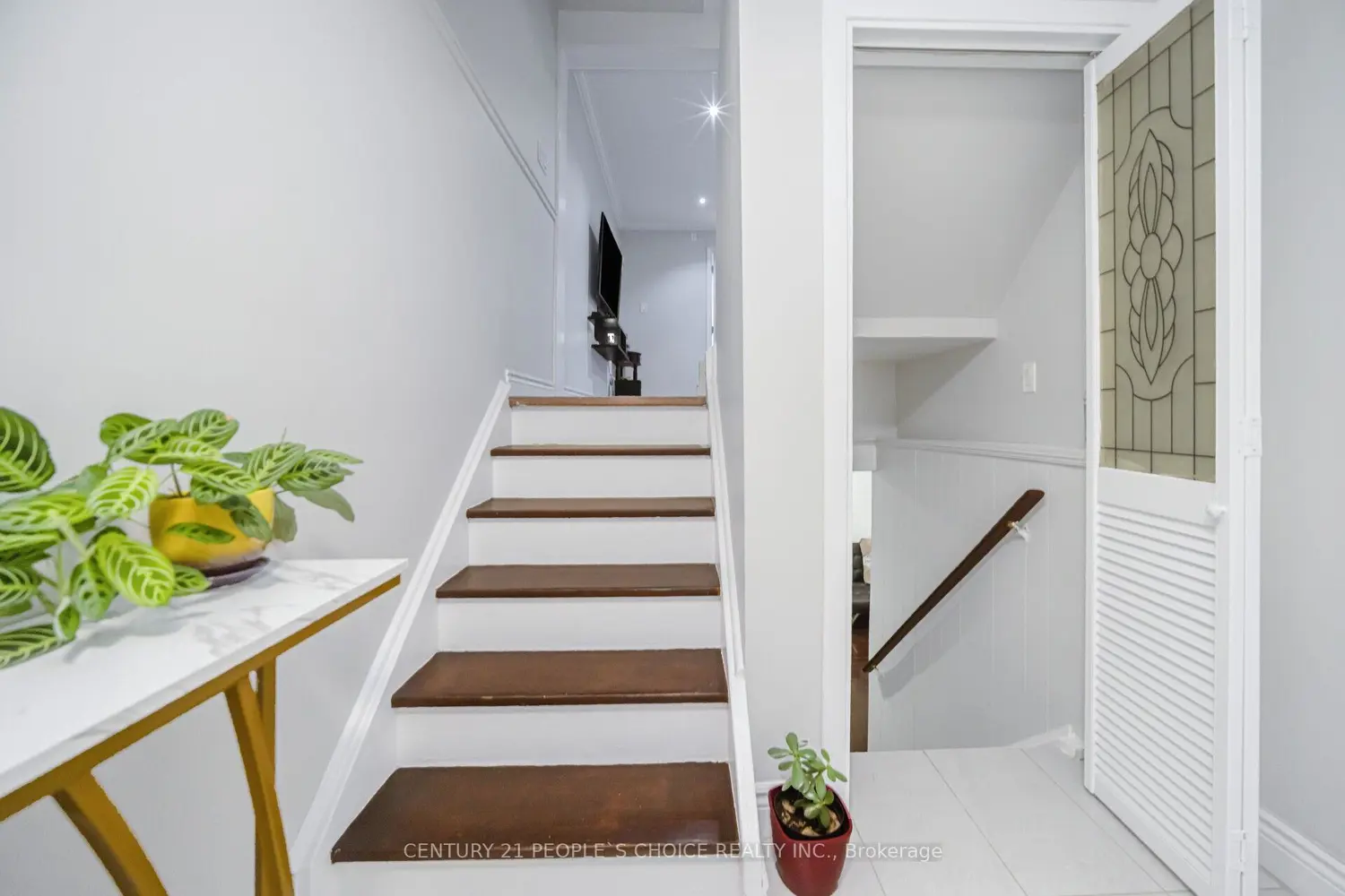 10 Eden Park Drive photo 2