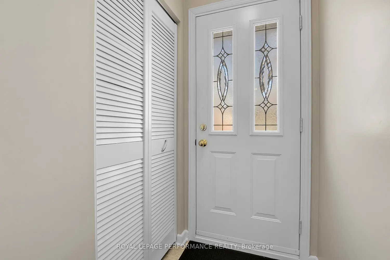1582 Digby Street photo 2