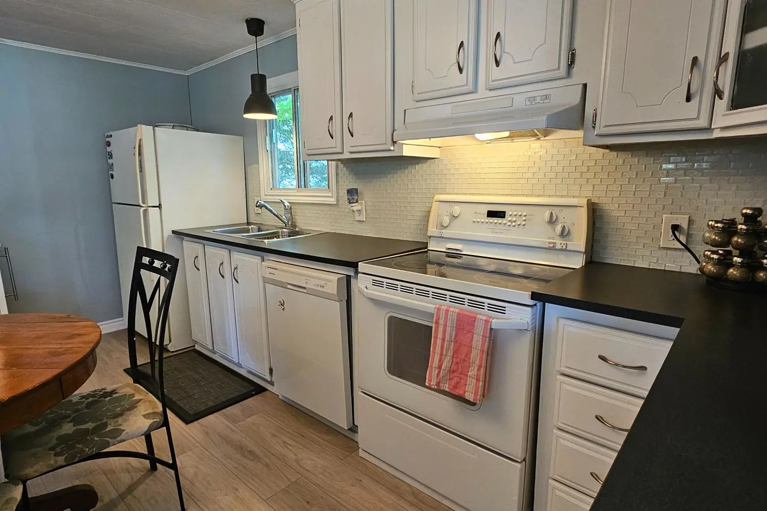 108 Hutt Road photo 4