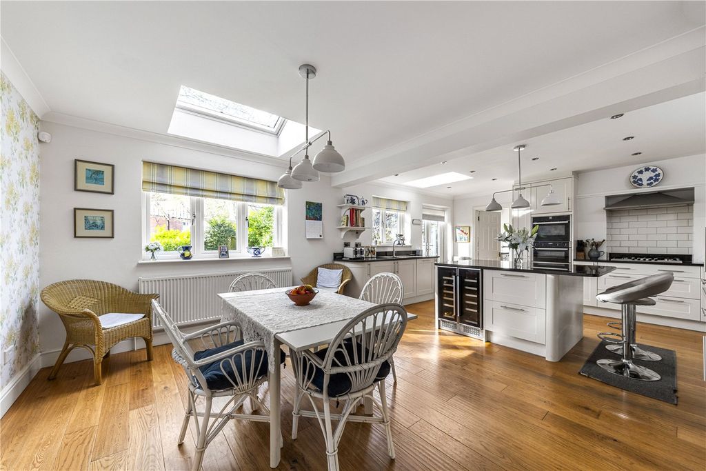 6 bed detached house for saleThe Paddock, Godalming, Surrey GU7 photo 2