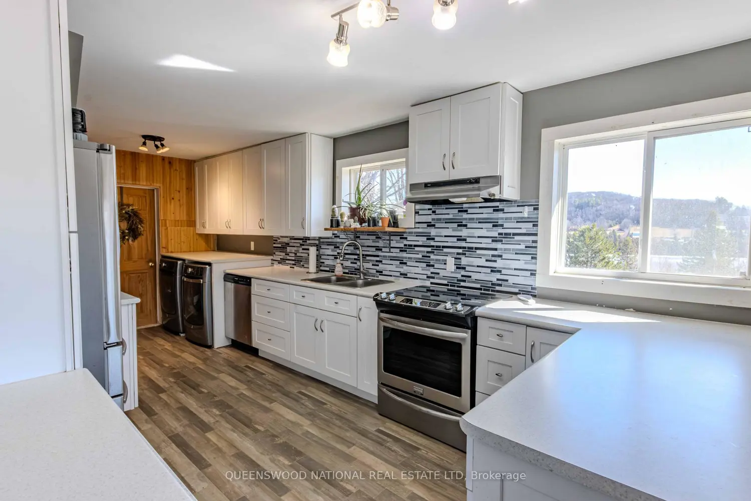954 Schutt Road photo 4