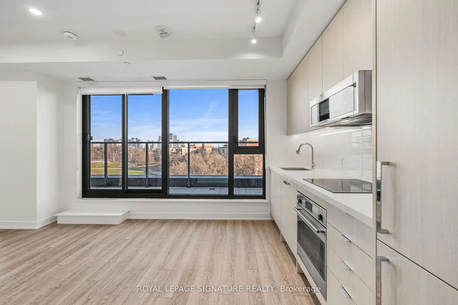 Additional image 3 of 250 Lawrence Avenue 609