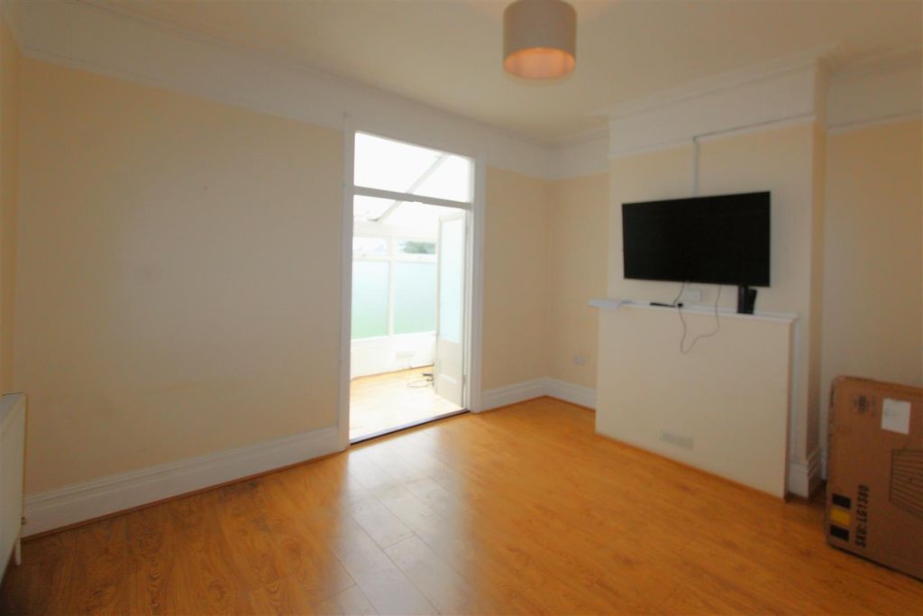 Additional image 3 of 3 bed semi-detached house for saleStuart Road, Gillingham ME7