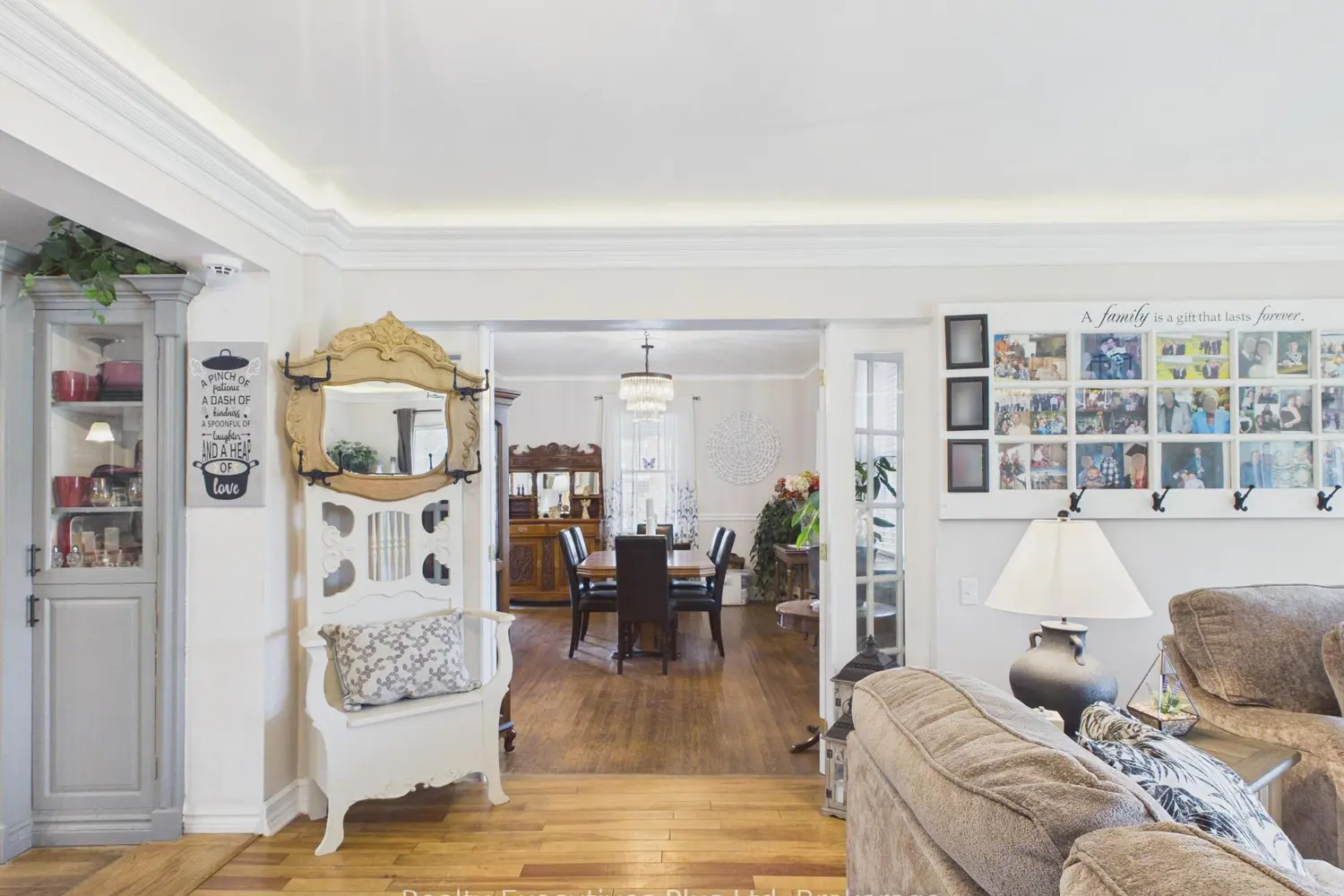 16 Albert Street photo 5