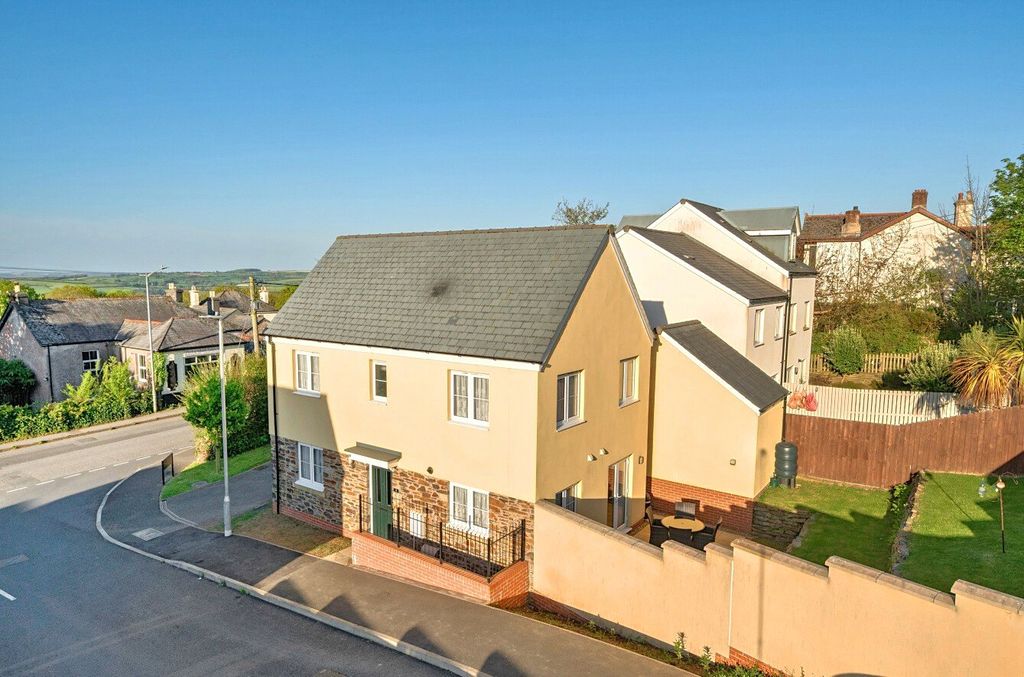 3 bed detached house for saleBuzzard Rise, St. Anns Chapel, Gunnislake, Cornwall PL18