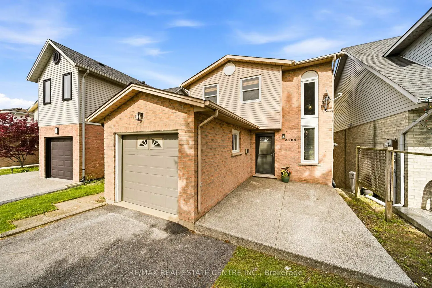 3124 Driftwood Drive photo 2