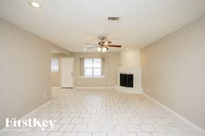 4909 Green Willow Lane, Dickinson, TX, 77539 photo 5