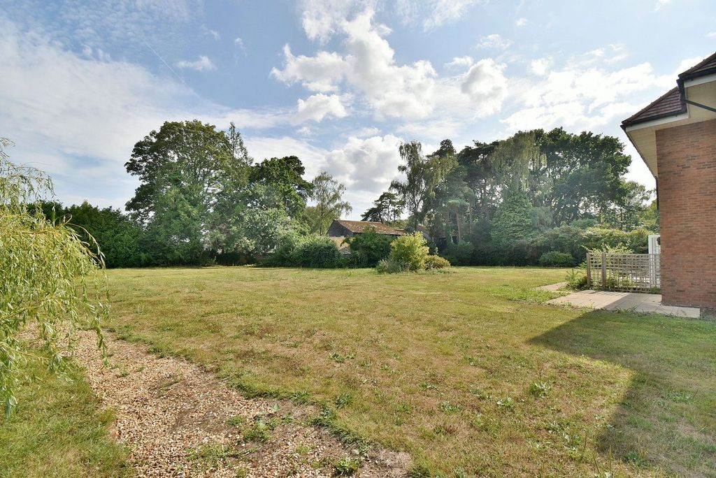 Additional image 17 of 2 bed flat for saleBeaufoys Avenue, Ferndown BH22