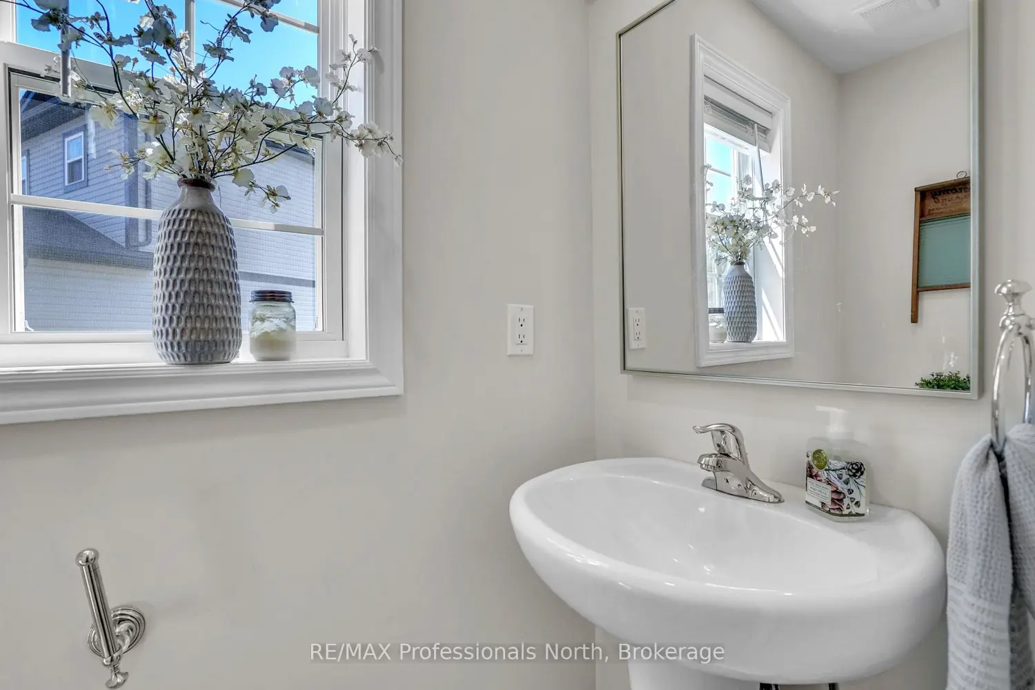 33 Whitehorn Park Road photo 3