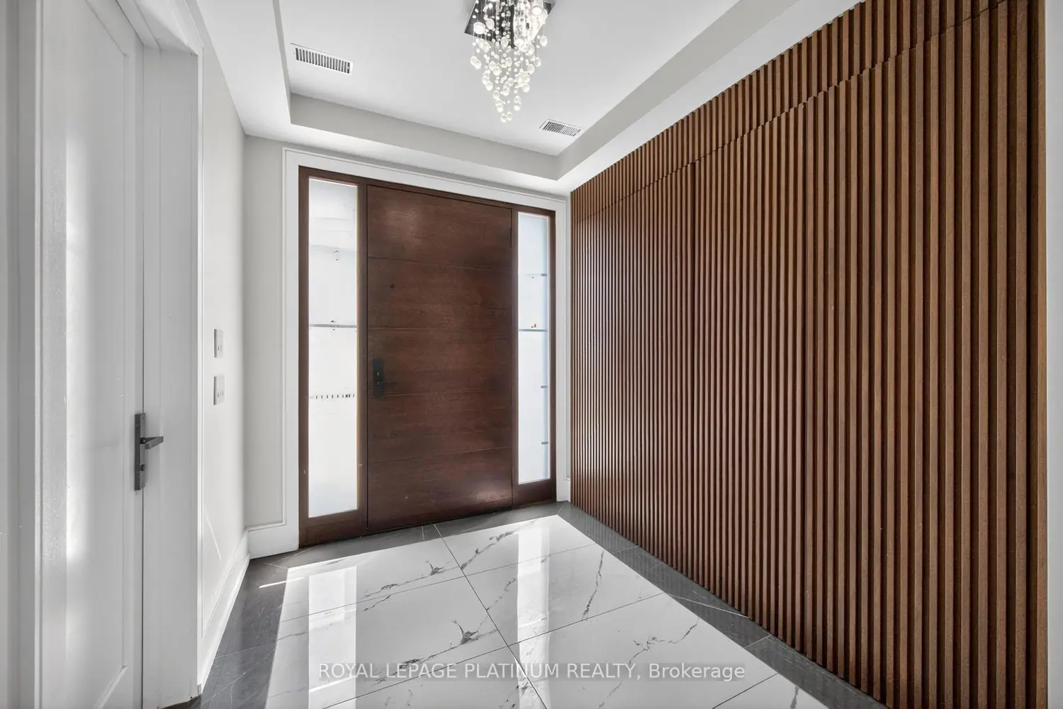 7 Arch Road photo 2