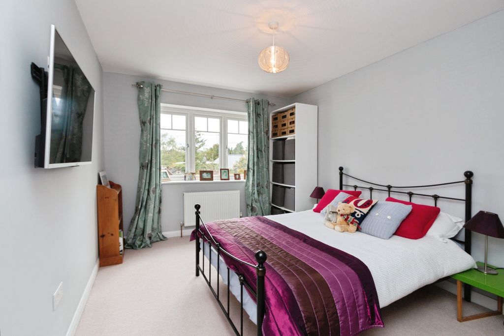 Additional image 15 of 3 bed detached house for saleBack Lane, Bucks Horn Oak, Farnham GU10