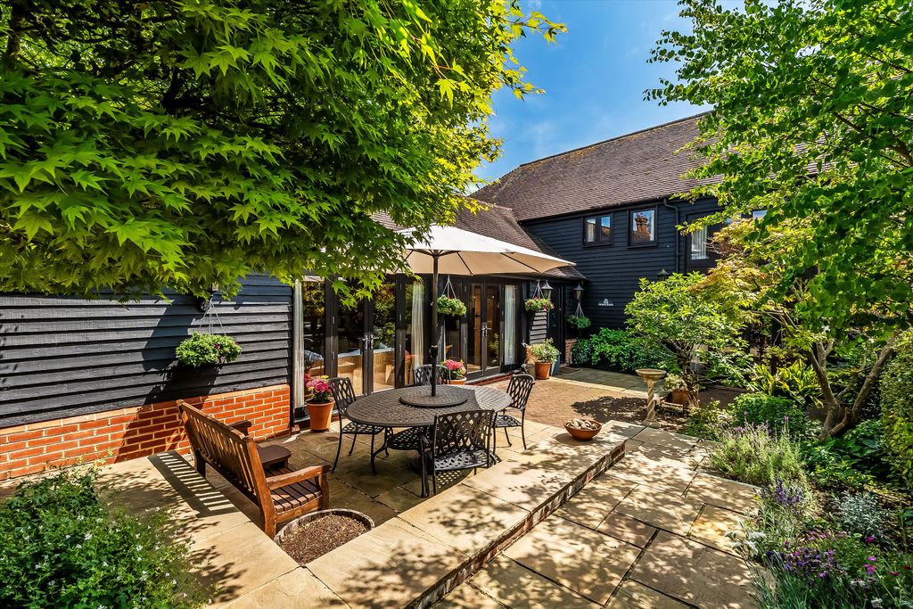 4 bed barn conversion for saleThe Barns, Shackleford, Godalming, Surrey GU8