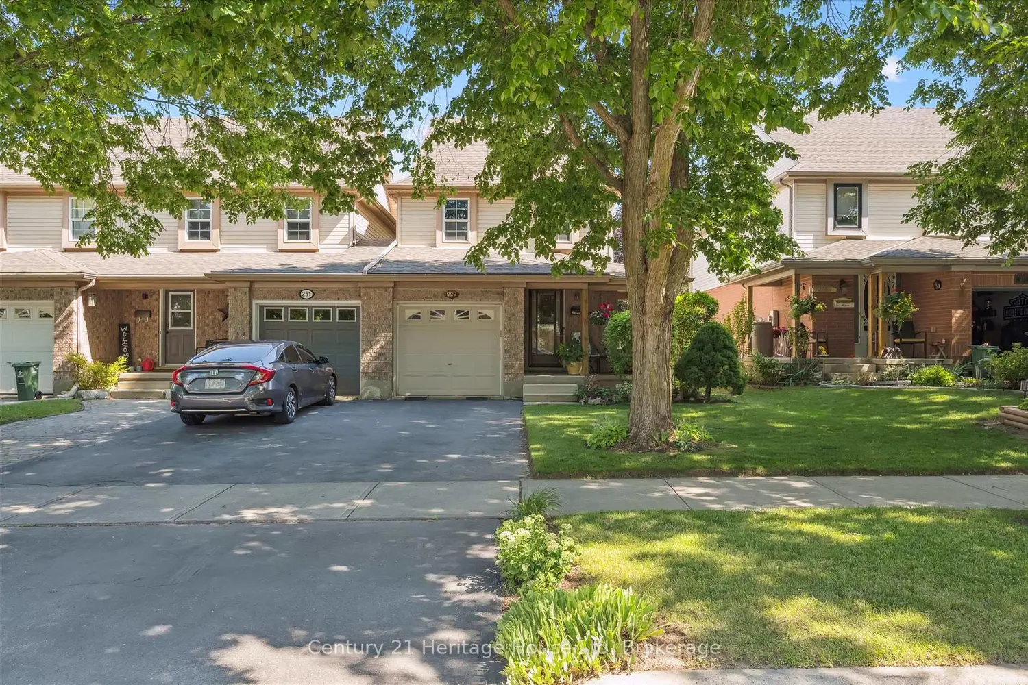 229 Silurian Drive photo 2
