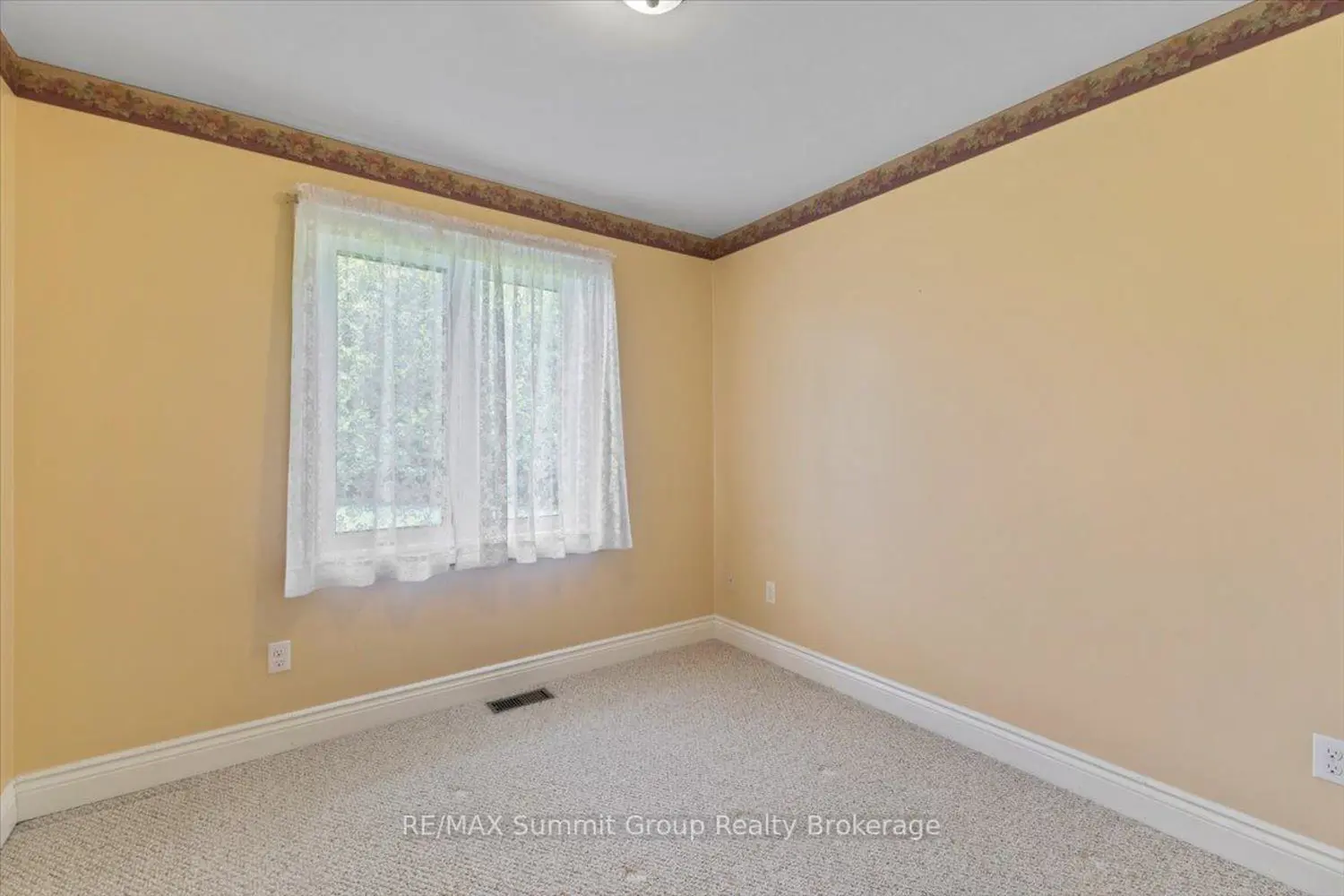 Additional image 8 of 225518 Southgate Road 22