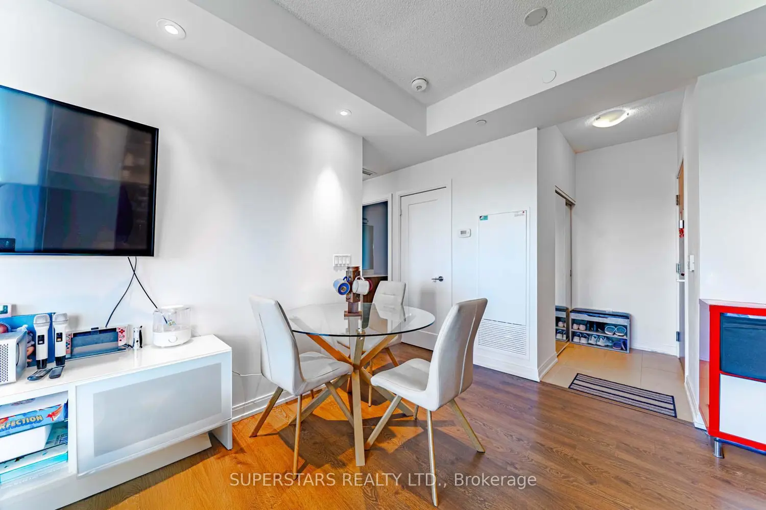 Additional image 3 of 275 Village Green Square 3422