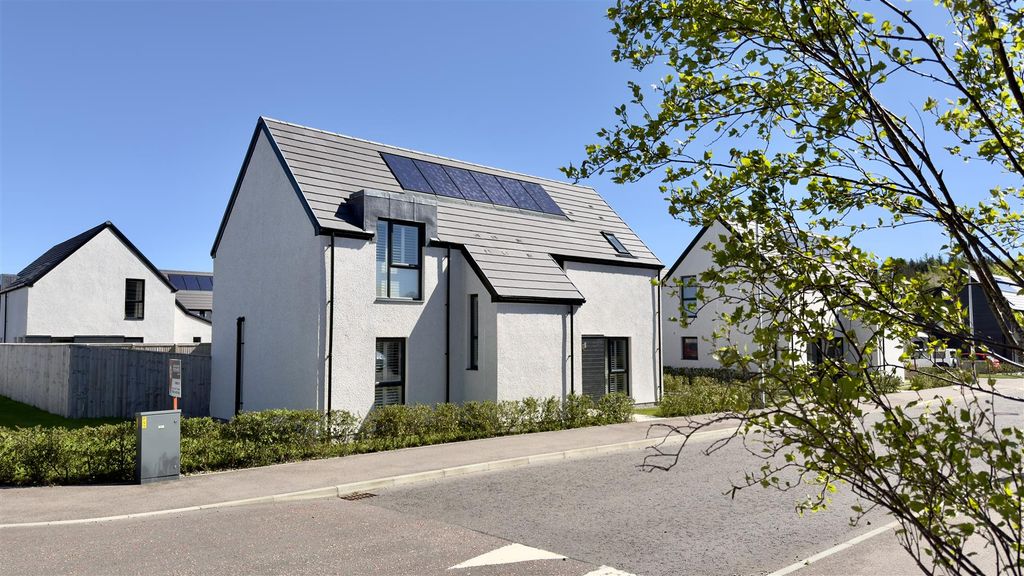 3 bed detached house for sale9 Milne Avenue, Croy, Inverness. IV2