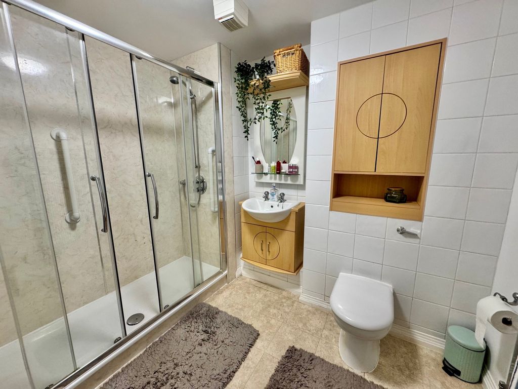 Additional image 8 of 2 bed flat for salePortland Avenue, Exmouth EX8