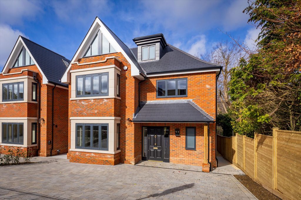 5 bed detached house for saleSt. Omer Road, Guildford, Surrey GU1