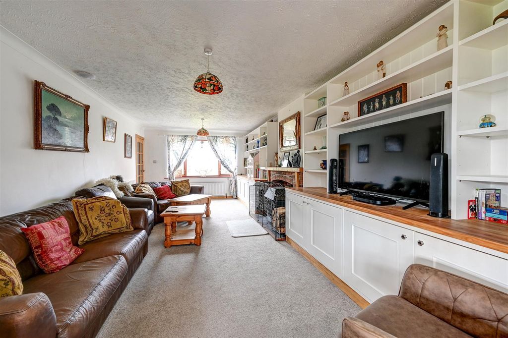 Additional image 6 of 5 bed detached house for saleFell Way, Bradwell, Great Yarmouth NR31