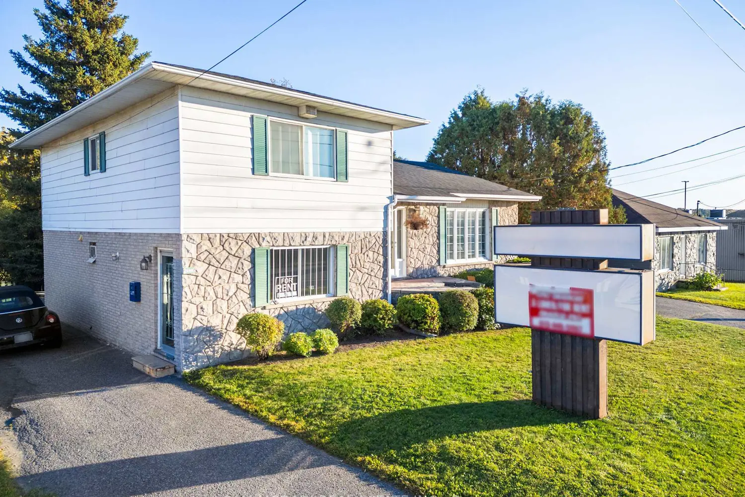 2705 Laurier Street photo 2