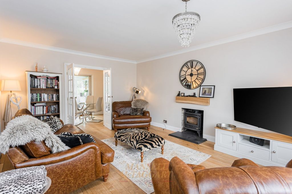 4 bed detached house for saleRiverside, Forest Row RH18 photo 5