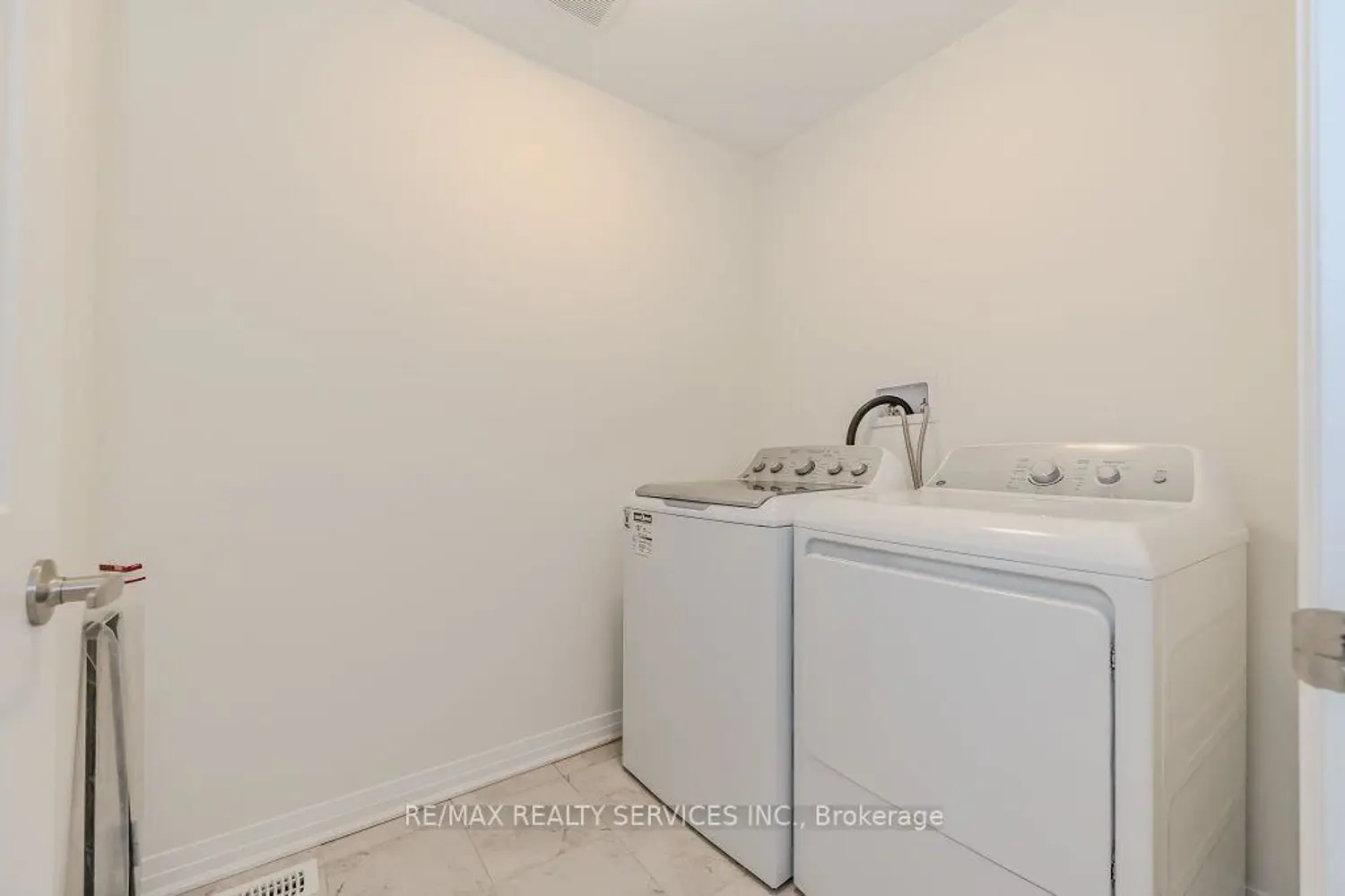 Additional image 17 of 141 Leslie Davis Street