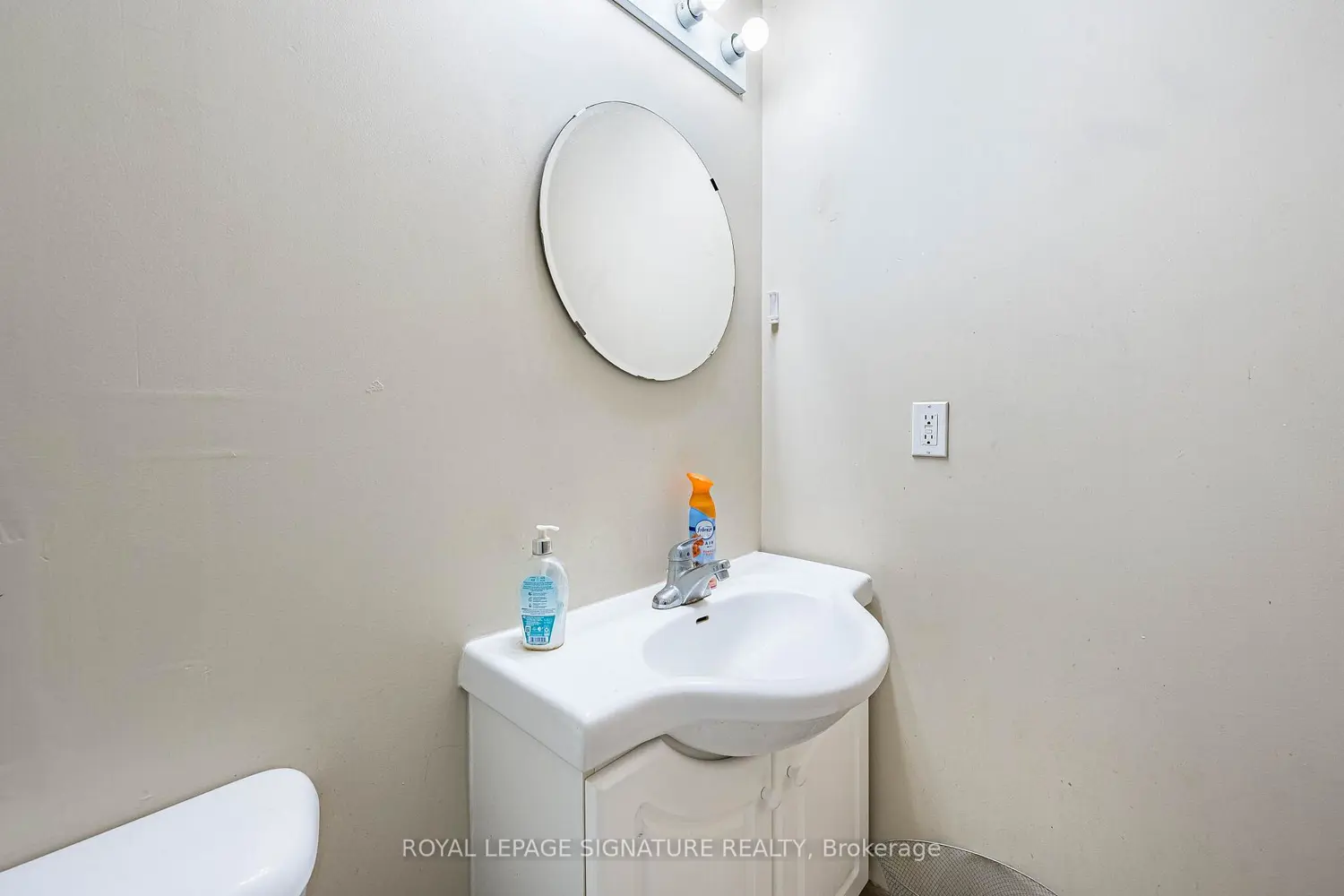 Additional image 9 of 251 Lester Street 401