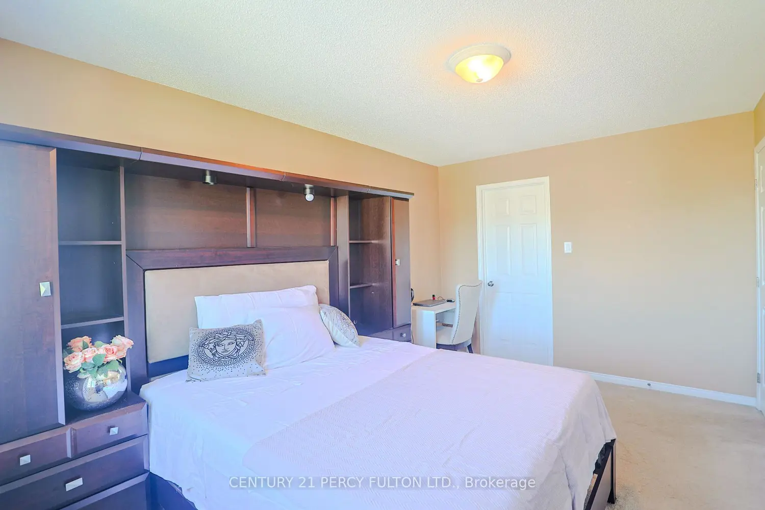 116 Dahlia Street photo 4
