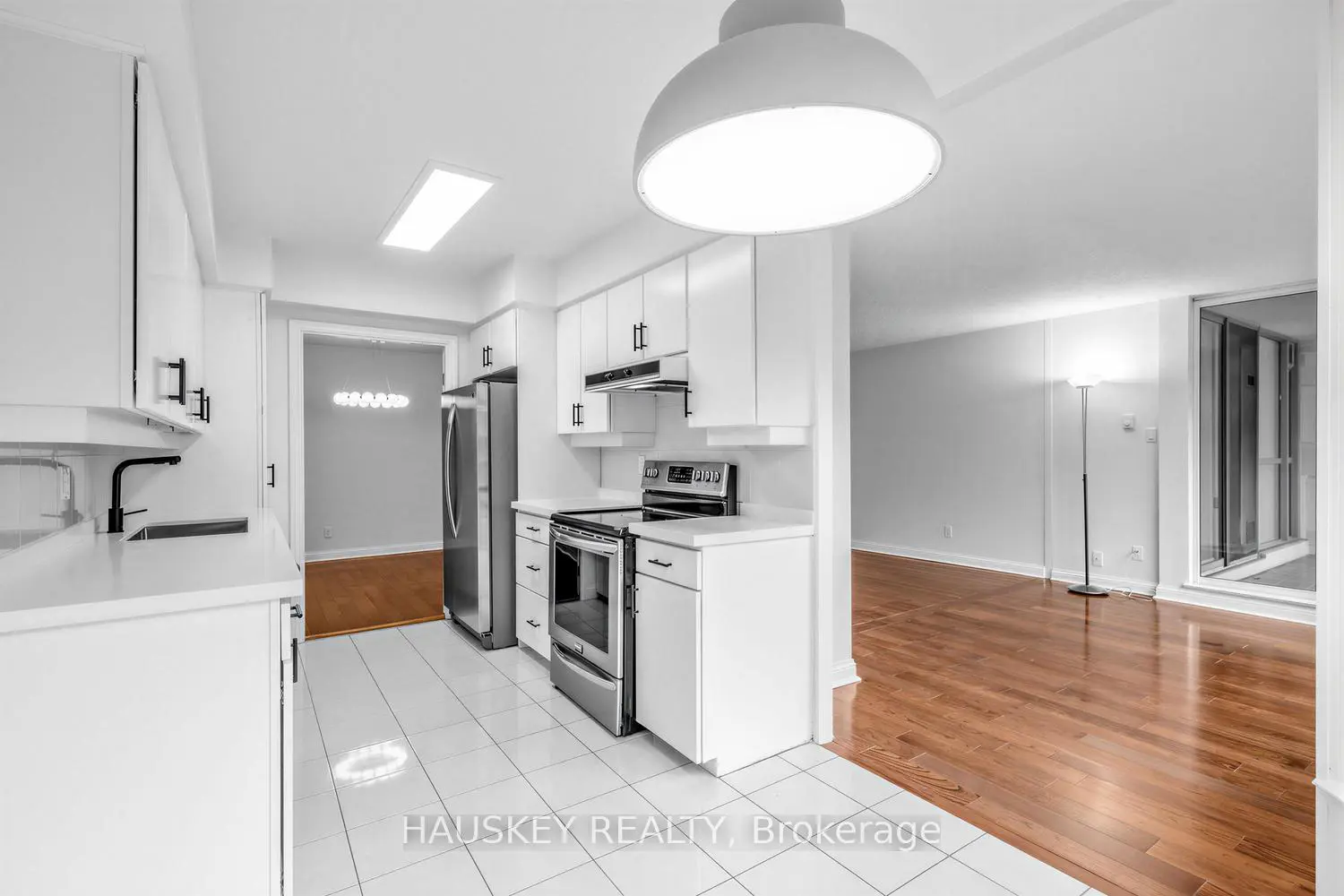 Additional image 9 of 3800 Yonge Street 402