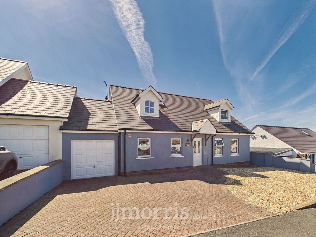 5 bed detached bungalow for saleTy Dewi, Bryn Elfed, Fishguard SA65