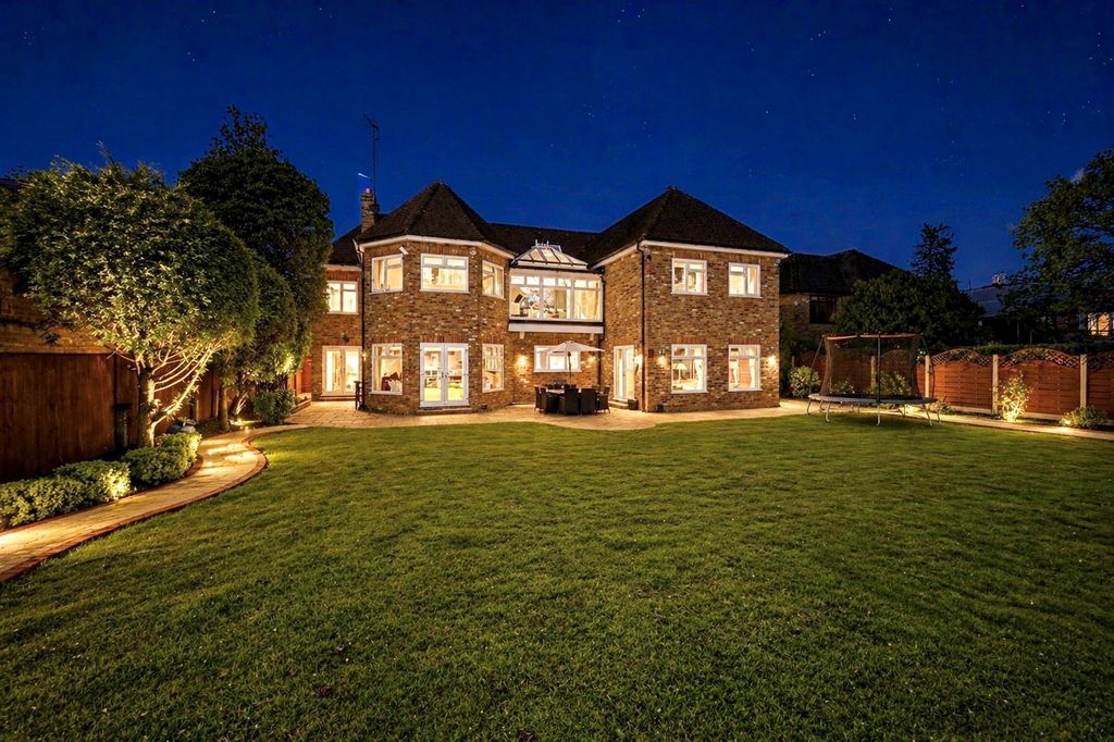 Additional image 27 of 7 bed detached house for saleCamp Road, Gerrards Cross SL9
