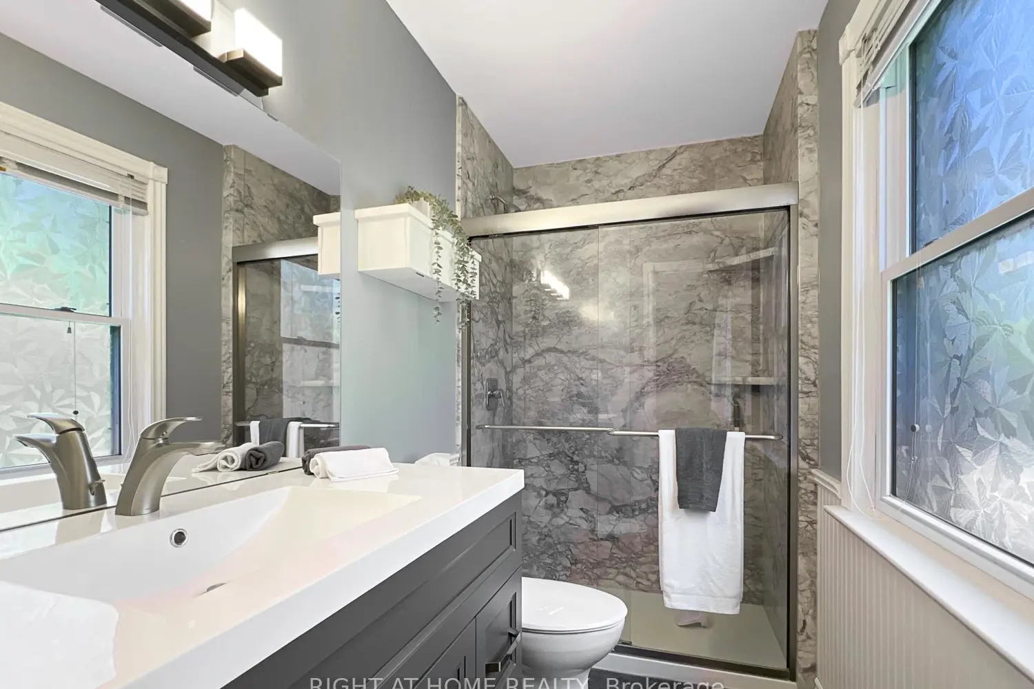 919 Jamieson Road photo 5